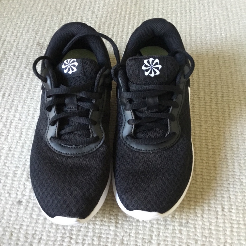Nike Kids Black and White Lightweight Sneakers